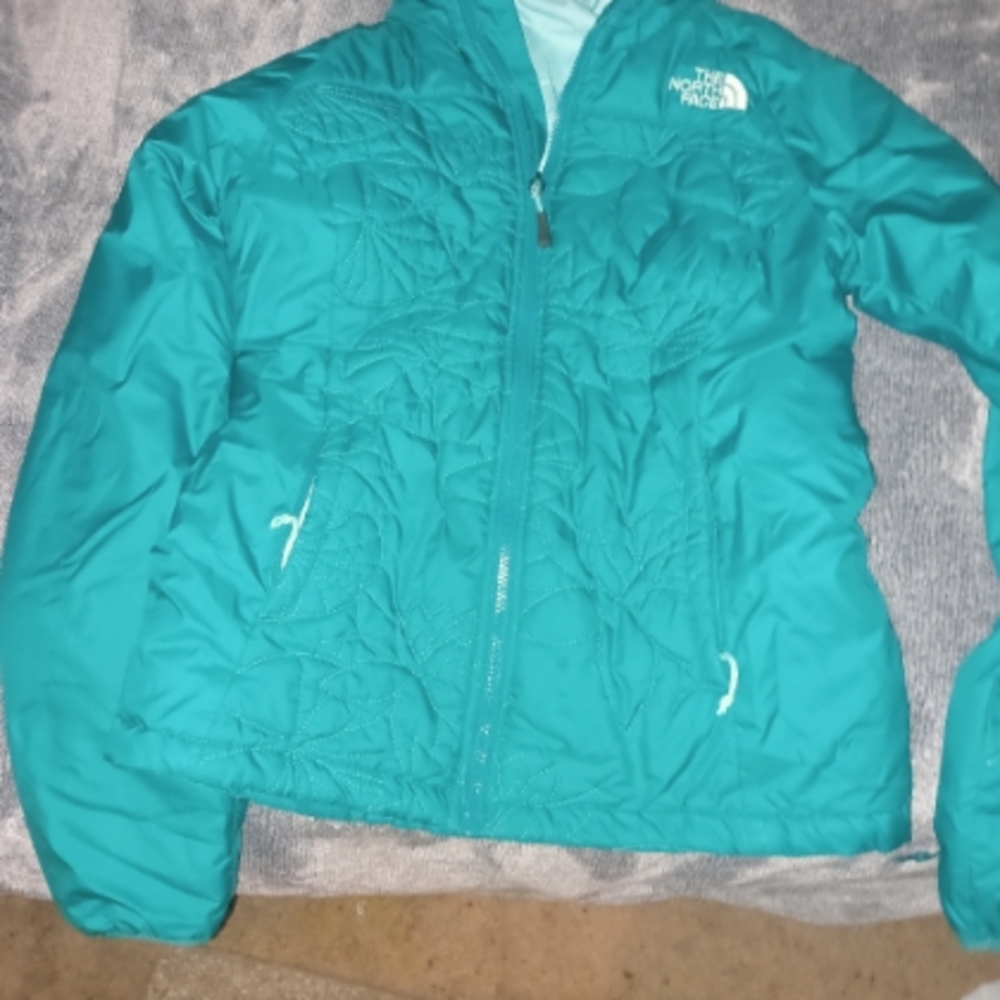 2 The North Face sweater(L) n jacket(s)